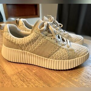 Dolce Vita Dolley Sneaker